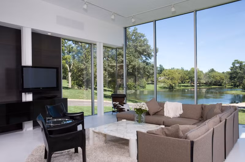 The Residence cũng gây ấn tượng nhờ các gam màu hiện đại và thiên nhiên xinh đẹp bao quanh.