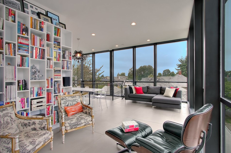 Trong khi đó, Crockett Residence lại được thiết kế tối giản với những ô cửa sổ bằng kính lớn giúp xóa nhòa khoảng cách giữa không gian bên trong và bên ngoài nhà.