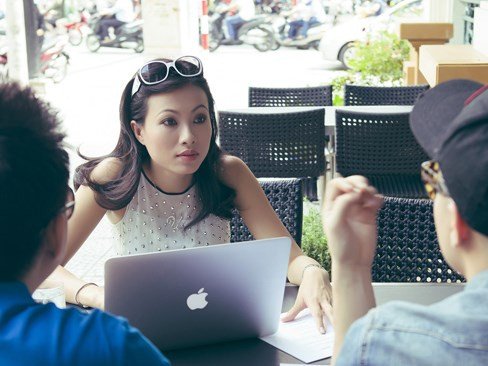 Ngô Mỹ Uyên bật mí, căn biệt thự này xây trên đất của ba mẹ mình. Hiện cô đang ở đất Ý cùng với tình yêu của mình. Căn biệt thự đang được sửa sang lại để cho thuê.