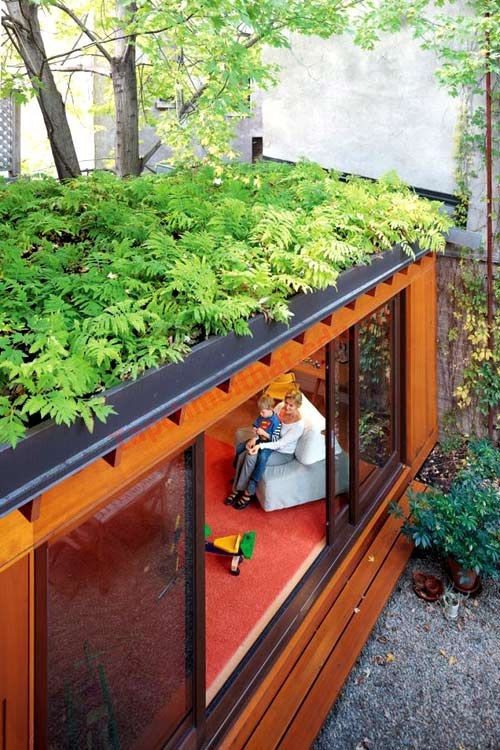 Tuy nhiên, trong quá trình thi công vườn trên mái, bạn cần lưu ý chống thấm thật tốt để nước không ngấm xuống bên dưới gây ẩm mốc nhà. Ảnh: Tapchinoithat.