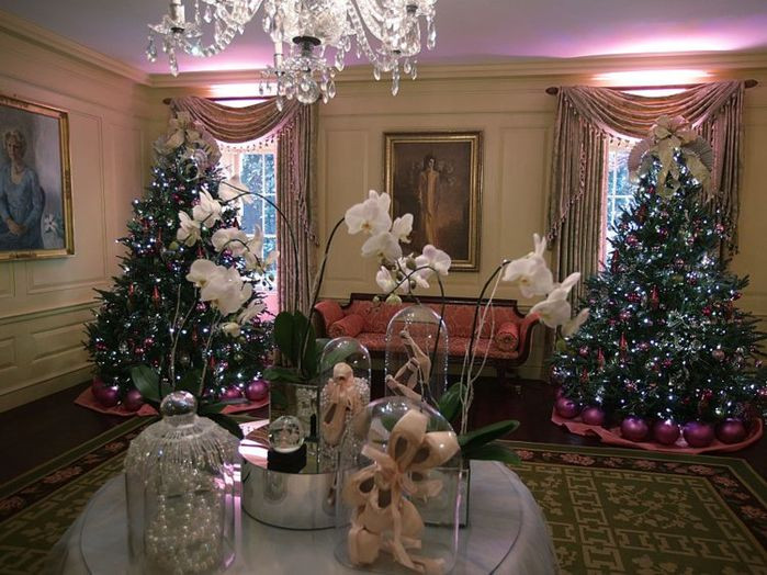 Căn phòng chứa những bộ đồ dùng bằng bạc mạ vàng mang tên Vermeil là nơi trưng bày những sản phẩm quý giá.