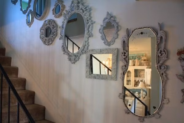 Năm lên ngôi của gương. Một tấm gương trong nhà chắc chắn là chi tiết nội thất thời nào cũng có. Thế nhưng năm nay dự đoán là năm của gương khi nó được dùng làm chi tiết đơn lẻ tô điểm thêm vẻ đẹp ngôi nhà chứ không đơn thuần chỉ để soi.