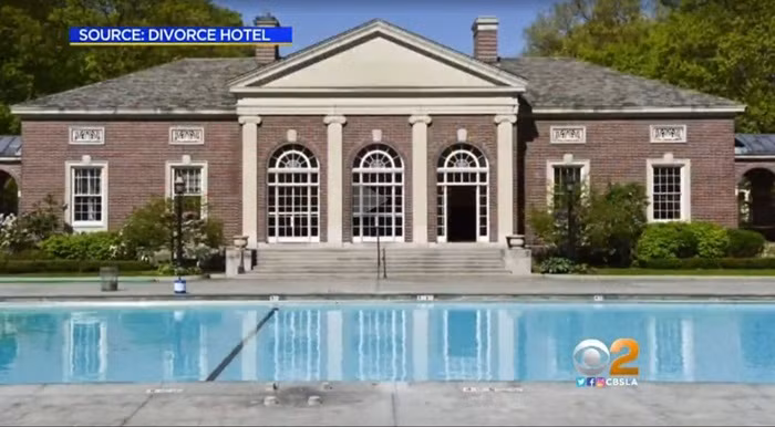 Bạn sẽ nghĩ không bình thường nếu như một cặp vợ chồng sắp bỏ nhau đến khách sạn sang trọng nhưng họ có thể làm vậy để được ly dị với khách sạn ly hôn tại Hà Lan.