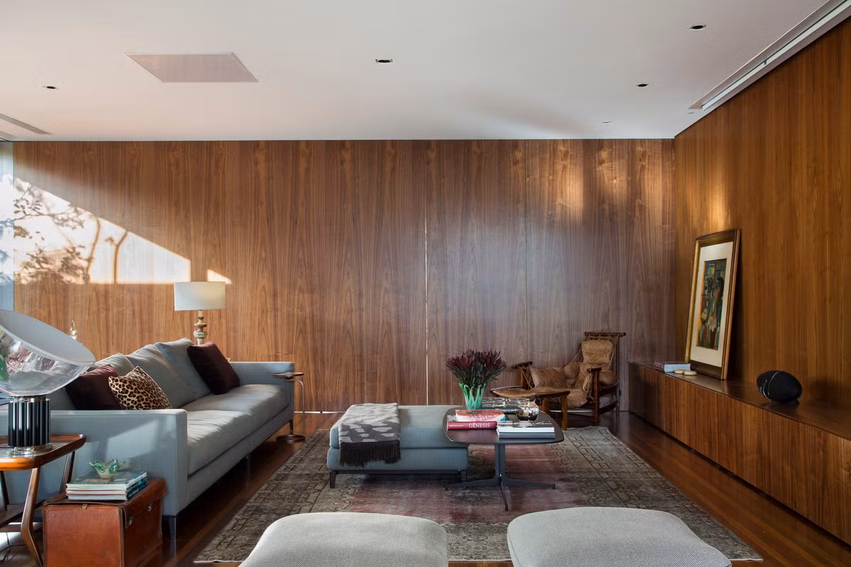 Nha xuyen thau co cau thang xoan oc cuc “ngau”-Hinh-6