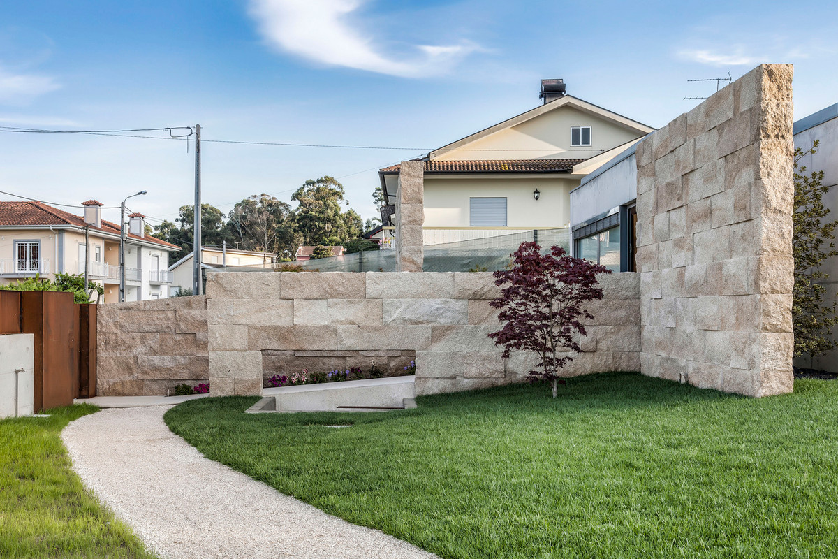 Ket hop da va kinh hoan hao, ngoi nha dep lung linh-Hinh-4