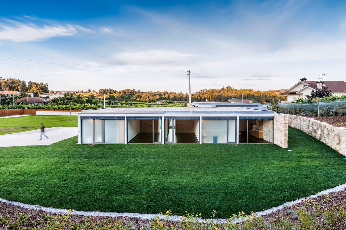 Ket hop da va kinh hoan hao, ngoi nha dep lung linh