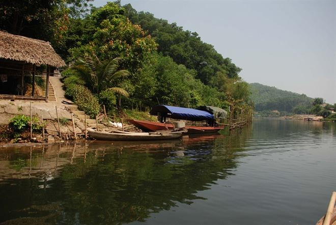 Khu nghỉ dưỡng rộng gần 10ha, bao gồm khu trung tâm dịch vụ đón tiếp và điều hành; khu lưu trú với nhiều loại hình; khách sạn; không gian cây xanh; suối, hồ tự nhiên và hồ nhân tạo; diện tích hạ tầng kỹ thuật phục vụ. Ảnh: dulich.com.vn.