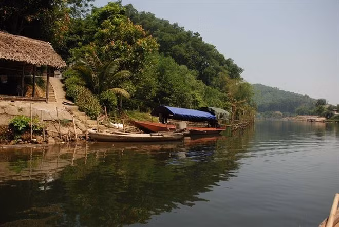 Khu nghỉ dưỡng rộng gần 10ha, bao gồm khu trung tâm dịch vụ đón tiếp và điều hành; khu lưu trú với nhiều loại hình; khách sạn; không gian cây xanh; suối, hồ tự nhiên và hồ nhân tạo; diện tích hạ tầng kỹ thuật phục vụ. Ảnh: dulich.com.vn.