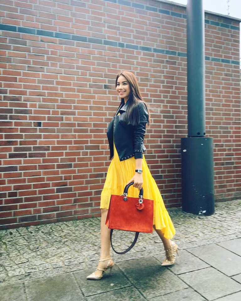 Zoom sat giay Valentino gia khung cua my nhan Viet-Hinh-9