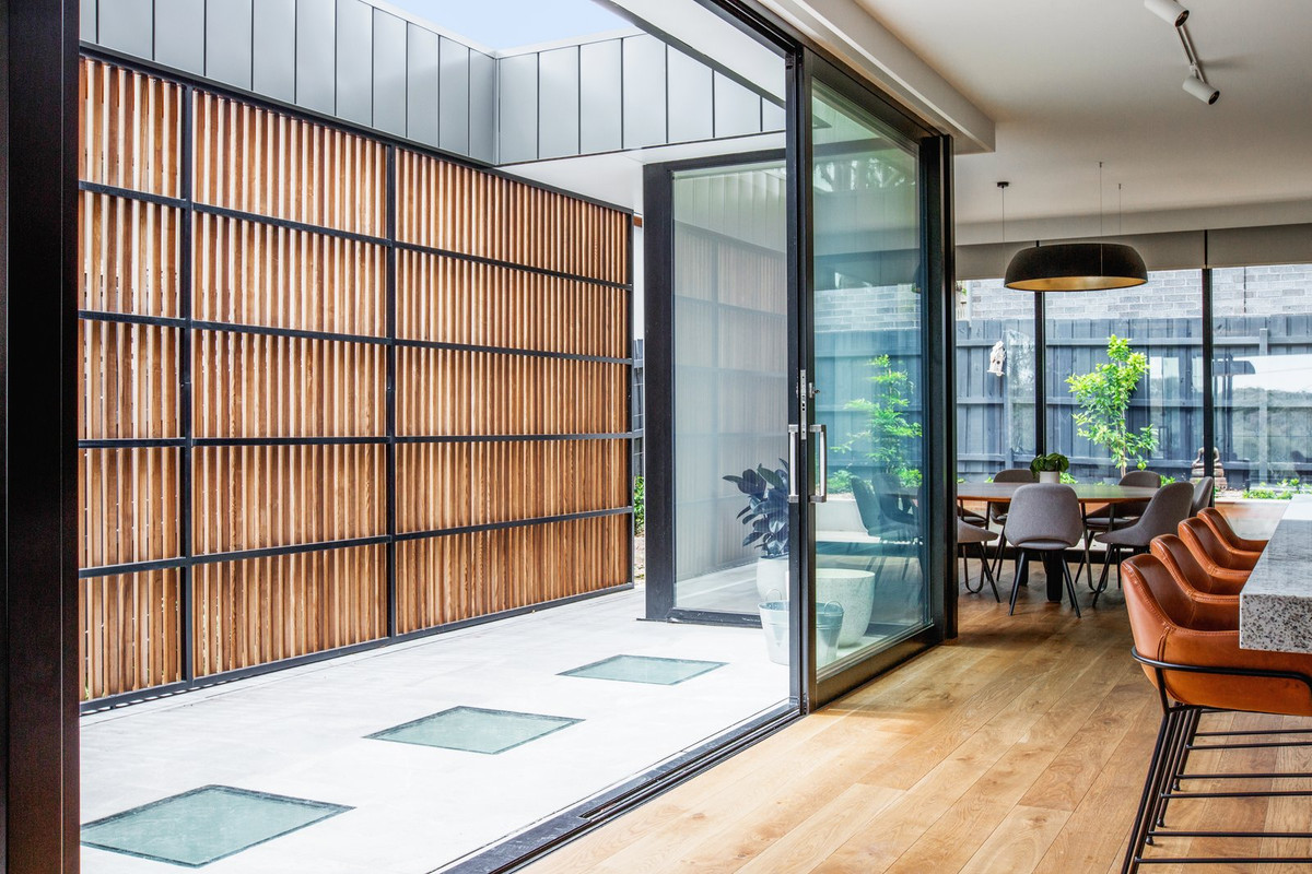 Kew East House có diện tích 265m2, do công ty Jost Architects thiết kế.