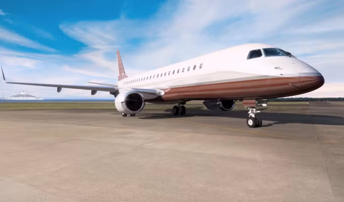 Skyacht One là cách tân của dòng máy bay tư nhân hạng sang Embrarer Lineage 1000E. Nó trị giá 83 triệu USD và 30 triệu USD cho nội thất toàn diện.