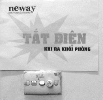 Việc giá điện tăng cao cũng là vấn đề nóng được bàn luận rất nhiều trên các diễn đàn mạng. Nhiều chị em cũng mách nước nhau cách tiết kiệm điện đơn giản lại có hiệu quả đối với con nhỏ. Nickname tên Nhung chia sẻ: "Cách em đang dùng là liệt kê những việc nên làm để tiết kiệm điện sau đó dán ở những nơi dễ nhìn thấy nhất trong gia đình hoặc ở cạnh các ổ điện, phích cắm để mọi người trong gia đình cùng thực hiện. Như: Tắt điện khi ra khỏi phòng...".