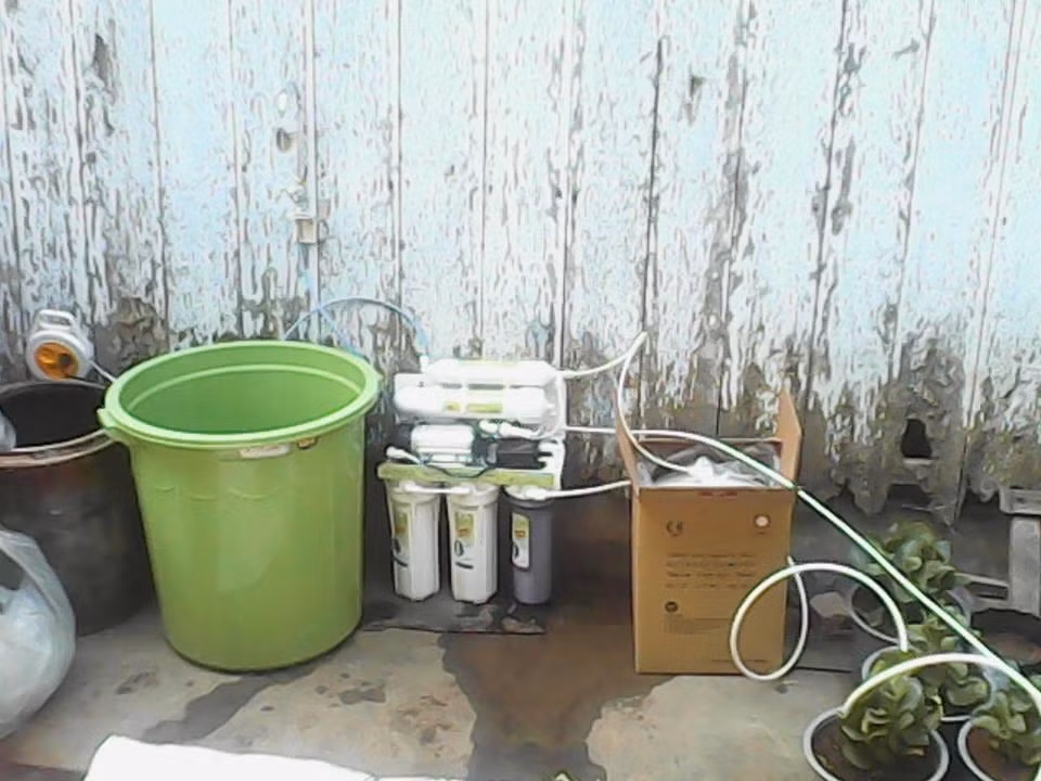 "Trường hợp có nguồn nước máy khá tốt, nên chọn mua máy lọc nước Nano, vừa giữ được vi lượng khoáng tốt cho sức khỏe, vừa không dùng điện, không nước thải, lõi lọc bền… tiết kiệm rất nhiều chi phí cho gia đình bạn”, anh Minh nói thêm. Ảnh minh họa.
