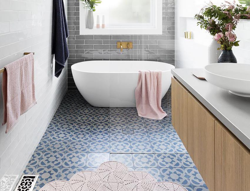 Các mẫu giấy dán tường họa tiết gạch bông có nhiều hoa văn phù hợp với nhiều không gian khác nhau, từ những căn hộ xinh xắn cho đến những không gian công sở trang nghiêm. Ảnh: Langbatdongsan.