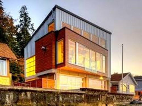 Tầng trệt của ngôi nhà sẽ đảm bảo nguyên vẹn cho phần trên của ngôi nhà nếu có cơn sóng thần xảy ra. Tất cả các vật liệu và cũng không thấm nước và khi một cơn sóng thần quét qua, nước sẽ chảy qua tầng 1 để phân tán ghánh nặng làm giảm áp lực lên các cột trụ.