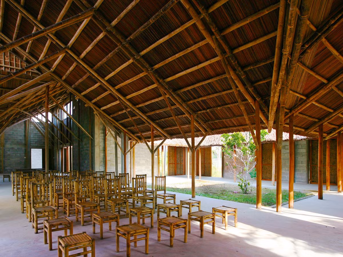 Trong số đó, tòa nhà cộng đồng Cẩm Thanh, Hội An đã được vinh danh là tòa nhà có kiến trúc độc lạ nhất trong các thiết kế cho cộng đồng dân cư trên thế giới và nhà A21 Sài Gòn là ngôi nhà ở tốt nhất.