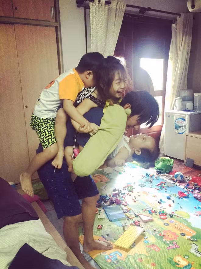 Căn biệt thự có riêng một phòng cho các con chơi đùa. Đây cũng là nơi Lý Hải thoải mái chơi đùa với các con sau khi đi diễn về.