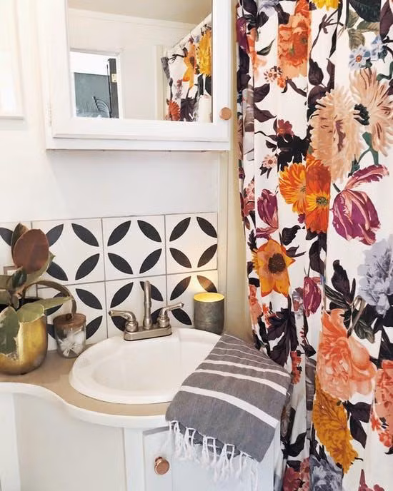 Toàn bộ không gian sinh hoạt gồm phòng ngủ, phòng khách, phòng vệ sinh, phòng bếp đều được gói gọn trong diện tích 19m2 này.