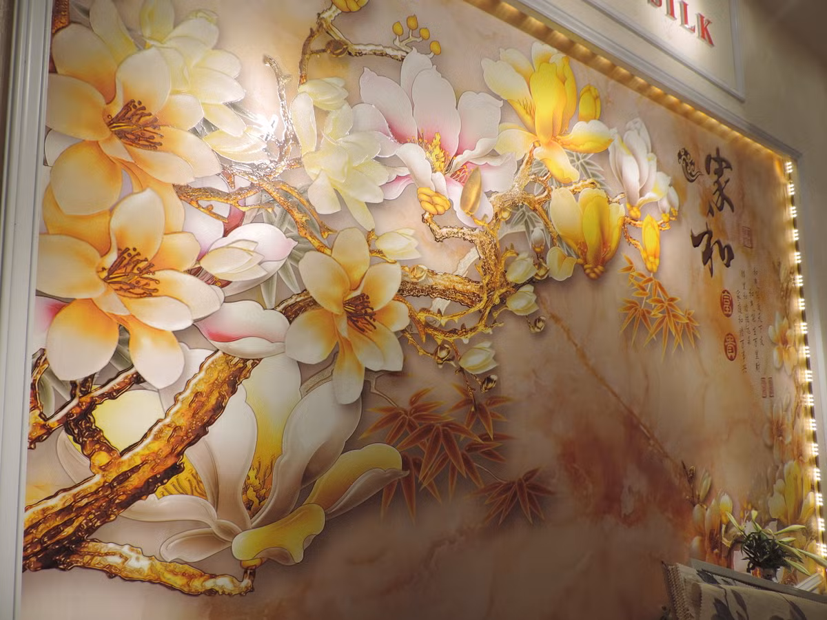 Ngoài ra, tranh lụa 8D cũng là một trong những vật liệu trang trí trường hút dân nhà giàu Việt hiện nay.