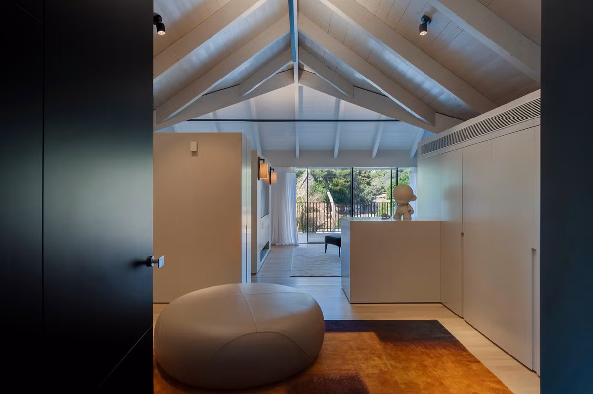 B House có sự kết hợp các yếu tố thiết kế mà chủ nhà rất yêu thích và học hỏi từ những chuyến du lịch của mình ở châu Á.