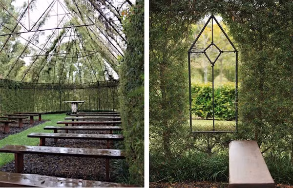 Ông Cox chọn những cây leo có lá xanh đậm để trồng làm tường, trong khi những cây có tán lá thưa sẽ dùng để lợp mái, dễ bề cho việc ánh nắng luôn chiếu vào thánh đường.