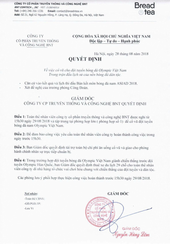 Ông Nguyễn Hùng Lâm – Giám đốc Công ty Cổ phần truyền thông và công nghệ BNT - đã quyết định cho toàn thể nhân viên công ty nghỉ từ 15h30 ngày 29/8/2018, đồng thời tập trung tại phòng họp lớn để cùng xem trận đấu. Ảnh: Vietnamnet. 