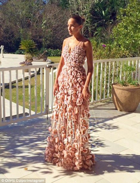 Hoa hậu hoàn vũ 2012, Olivia Culpo cũng đã bay đến Sydney để tham dự lễ cưới xa hoa của người bạn thân.