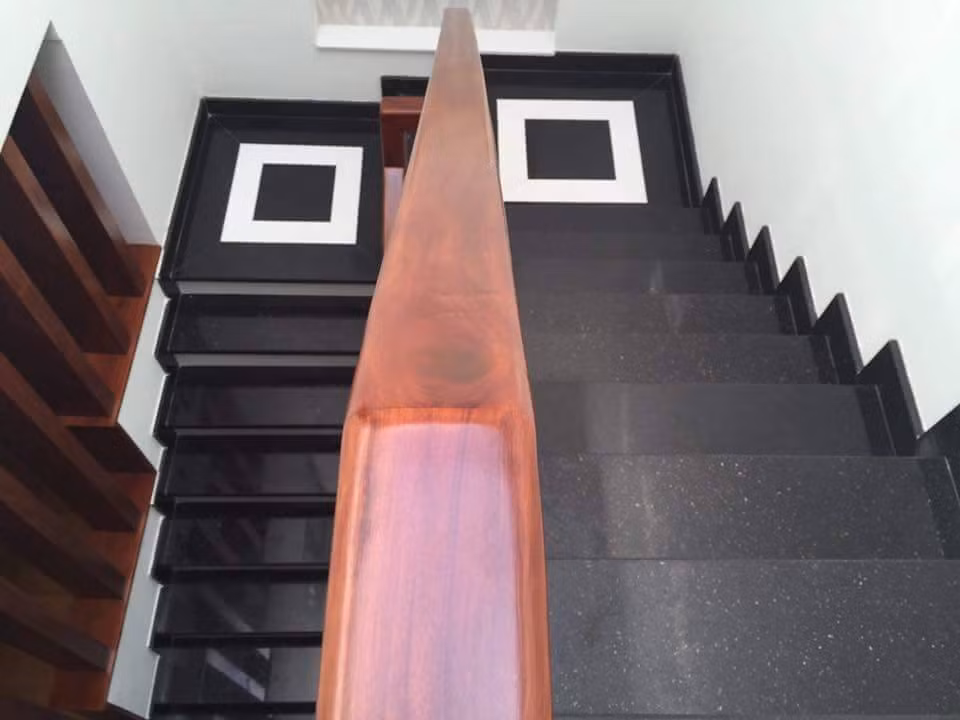 Mẫu chiếu nghỉ bằng đá granite dành cho những người yêu thích sự đơn giản. Ảnh: Thegioidahoacuong.