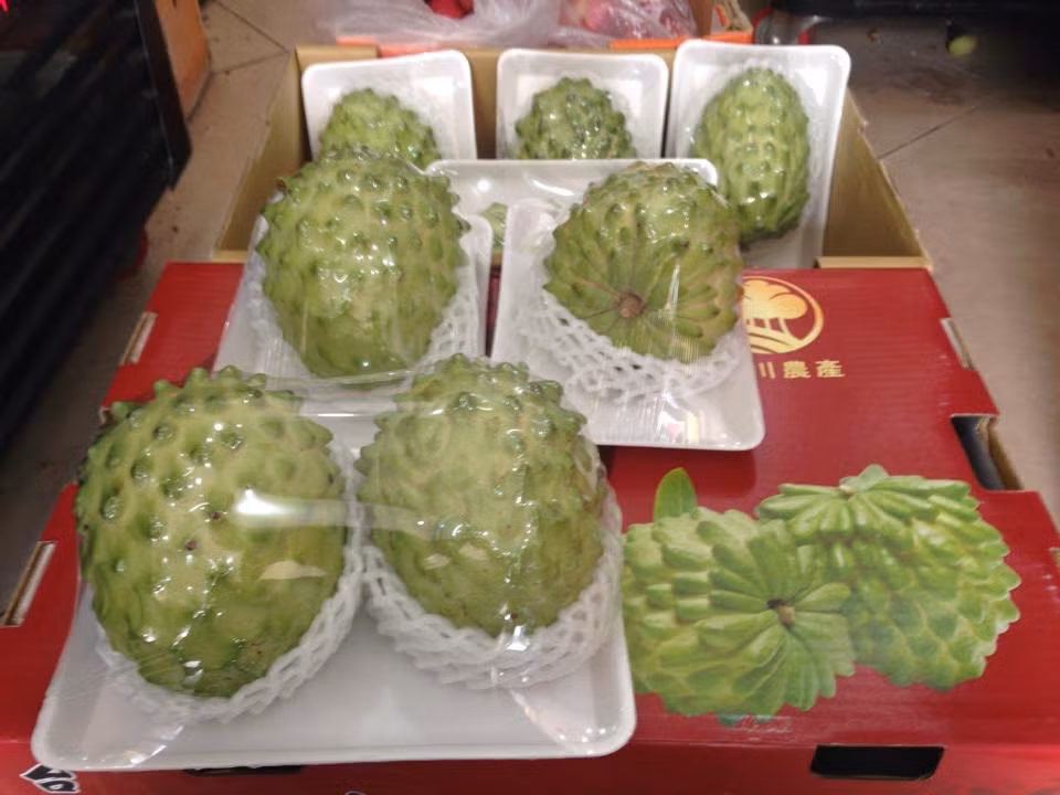 Giới thiệu về giống quả nhập ngoại đang hot này, nhiều cửa hàng cho biết đây là loại na đặc biệt và chỉ ở Đài Loan mới có. Ảnh: FB Hoa quả nhập ngoại.