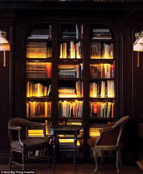 Để đến với khu nghỉ mát pháo đài, phải đáp trực thăng hoặc tàu cao tốc. Vì thế mà nó được so sánh như là nơi nghỉ ngơi của những ông trùm giàu có trong vùng biển Caribe.