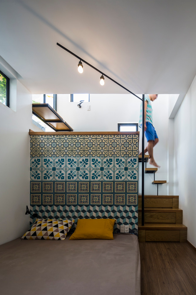 Chủ nhân của ngôi nhà 18m2 nhỏ xinh này là một cặp vợ chồng trẻ với một cô con gái nhỏ.