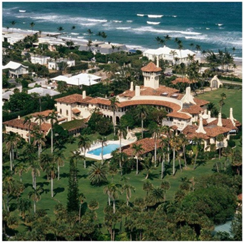 Mar-a-Lago Club là khu nghỉ dưỡng của ông Donald Trump tại Florida. Khu nghỉ dưỡng này đã được TripAdvise dành tặng những lời có cánh và đánh dấu 5 sao.