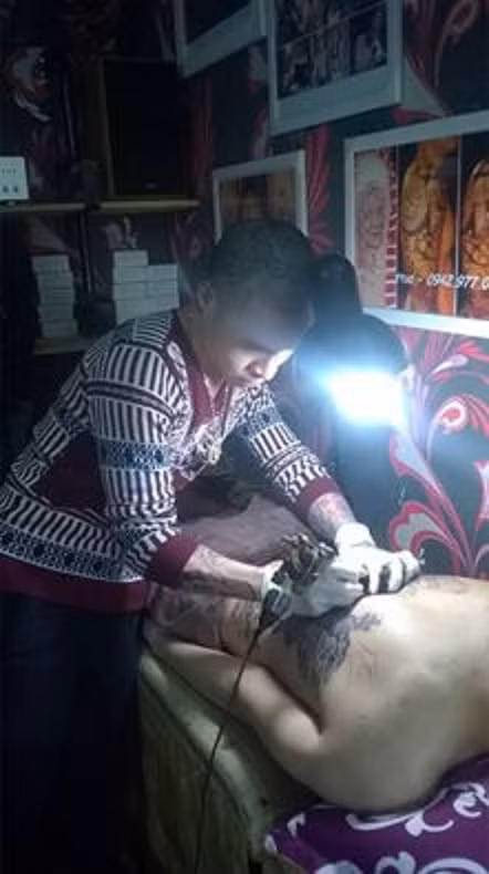 Dau nam, ram ro xam hinh kich doc de hut tai loc