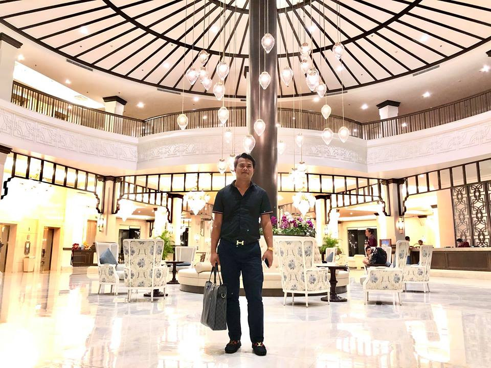 Thông tin từ Kênh 14, anh khởi nghiệp kinh doanh sim số bằng 2.650.000 đồng là tiền mừng đám cưới của bạn bè. Ảnh: FBNV.