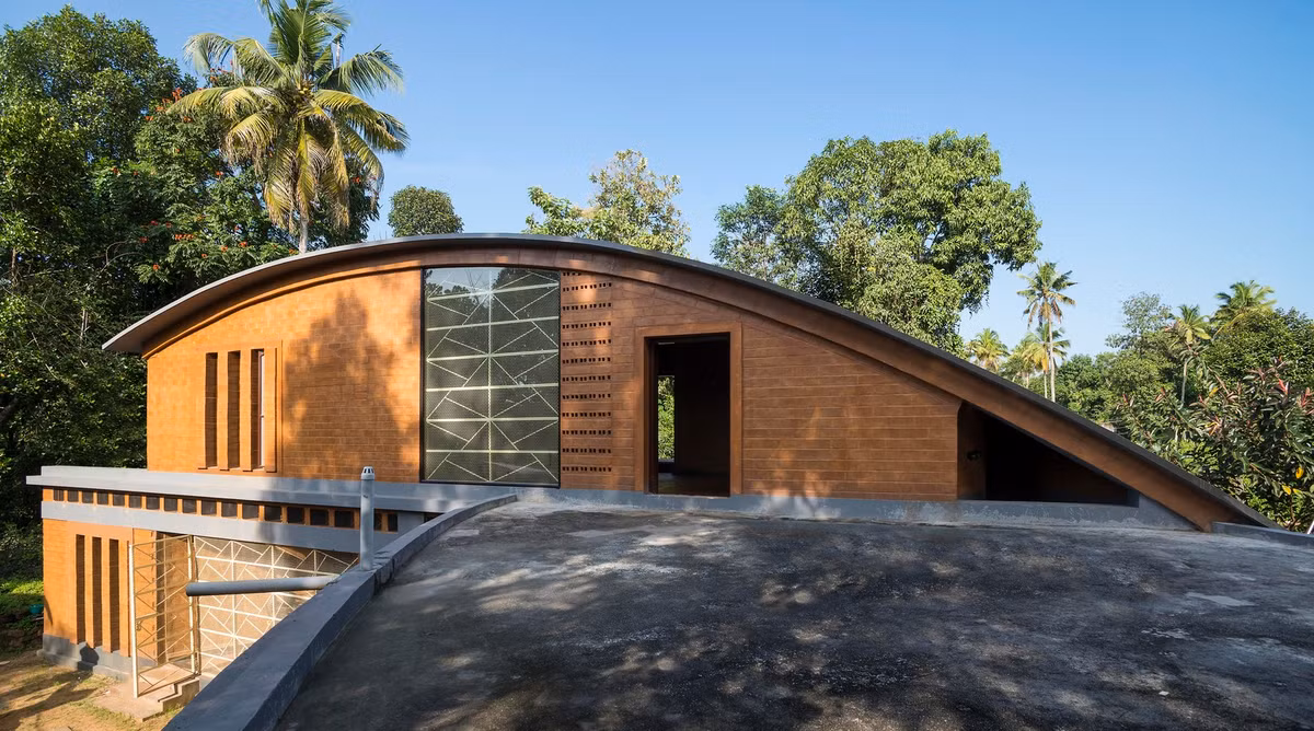 Mai vom doc dao bien ngoi nha thanh 