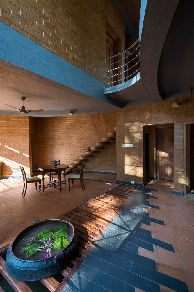 Mai vom doc dao bien ngoi nha thanh 