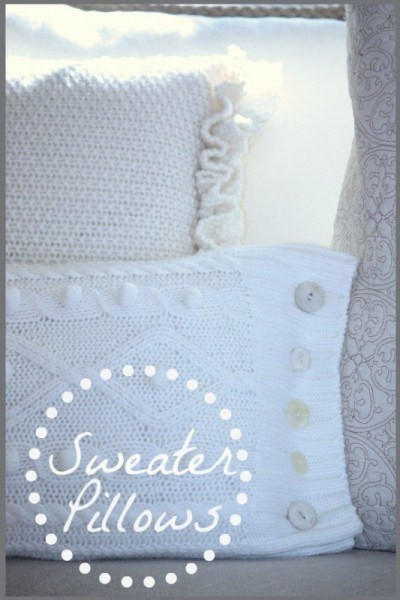 Áo gối len. May một chiếc áo len đơn giản cho gối không hề khó, nếu muốn điệu đà hơn nữa thì hãy thay hàng khóa bằng những chiếc cúc.