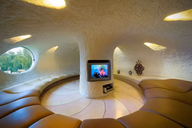 Toàn bộ nội thất của ngôi nhà cũng được chế tạo với những đường nét rất mềm mại.