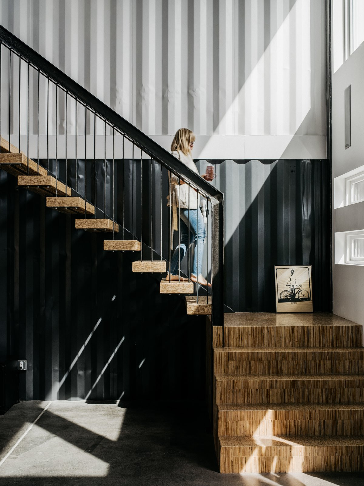 Khi ngôi nhà hoàn thành, nó khiến ai nhìn thấy cũng phải bất ngờ.