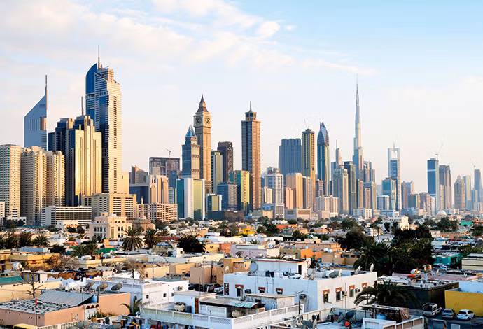 Khác với những địa điểm sôi động và hiện đại kể trên, khu Satwa mang đậm nét đặc sắc của nền văn hóa Trung Đông từ nhà ở cho đến các khu chợ. (Ảnh Aircanada)