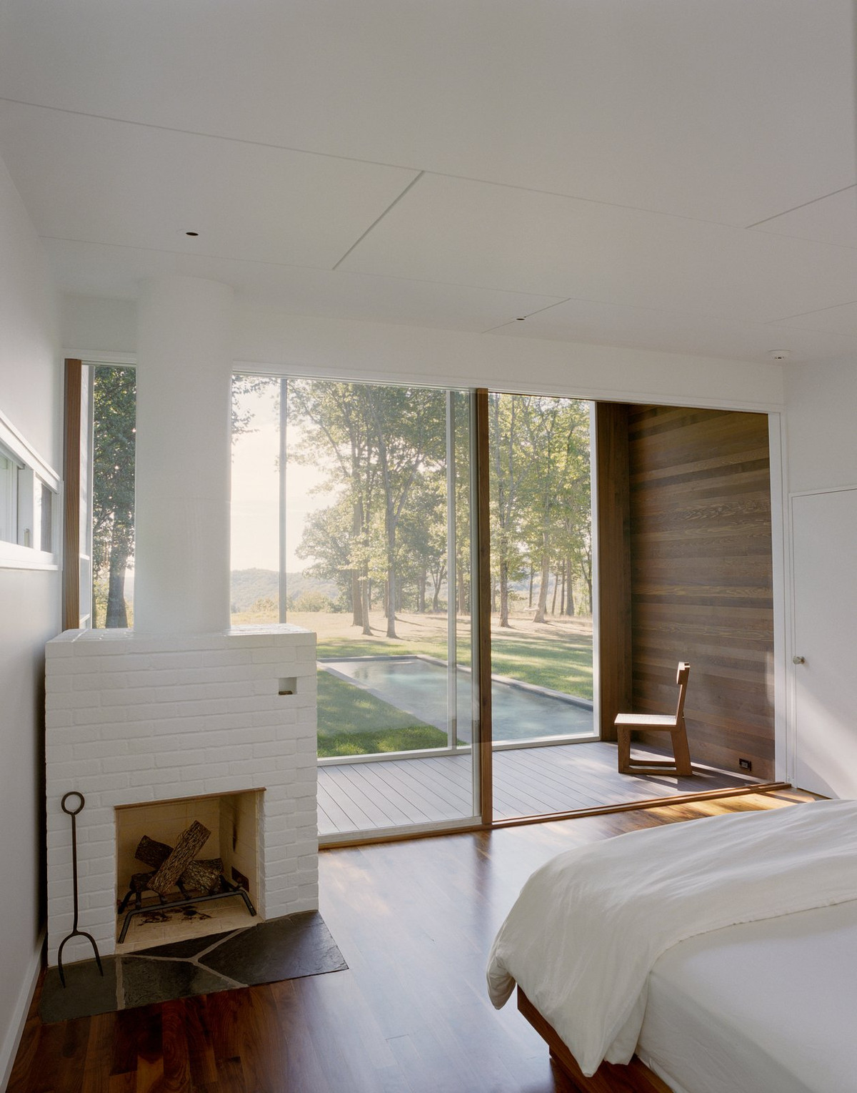 Stillman Cottage gồm ba phòng ngủ, hai phòng tắm.