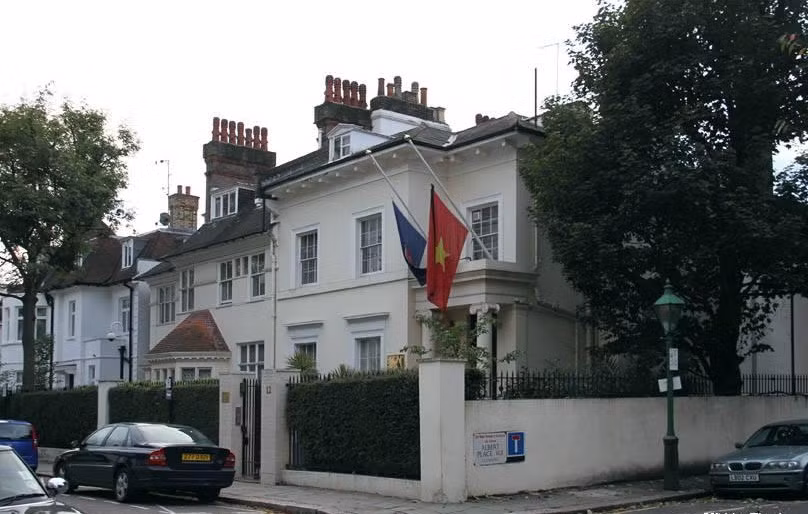 Đại sứ quán Việt Nam cũng nằm trên mảnh đất vàng này.