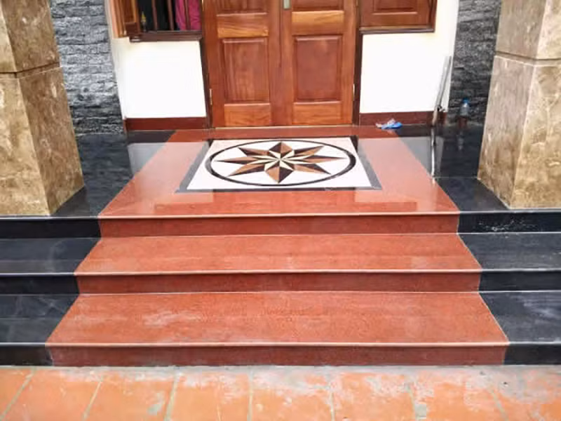  Bậc tam cấp được sử dụng phổ biến không chỉ trong các công trình dân dụng mà còn trong các công trình công cộng. Ảnh: Angcovat.