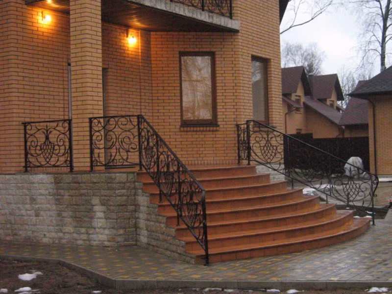 Nguyên tắc thiết kế bậc tam cấp đẹp là điều mà rất nhiều người muốn biết. Ảnh: Angcovat.