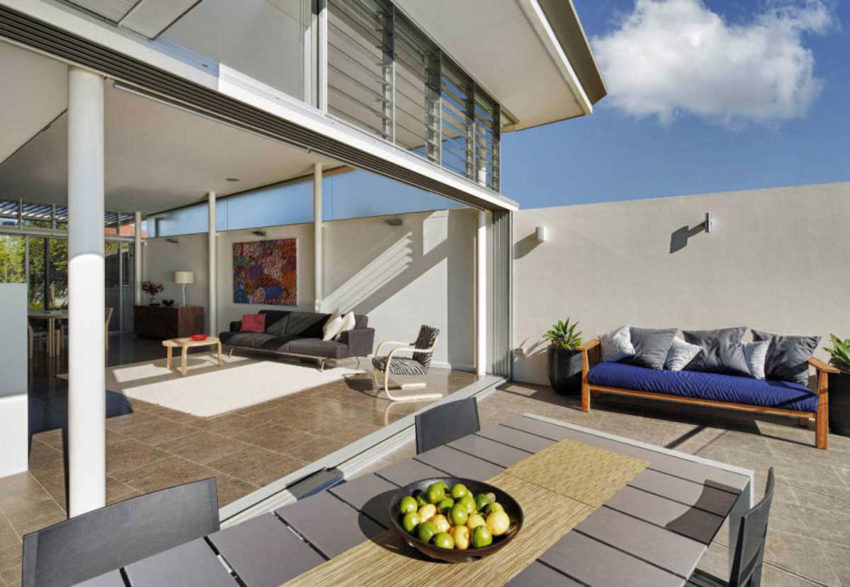 Queenscliff không chỉ gây ấn tượng với thiết kế hình học độc đáo mà còn sở hữu tầm nhìn hướng biển đẹp mê hồn.