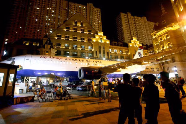 Nha hang dat do trong may bay o Trung Quoc