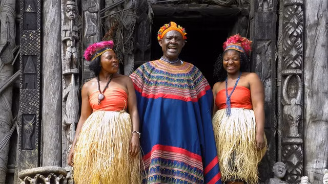 Hiện nay, vị vua Bafut cai trị vùng này là vua Abumbi II lên ngôi từ năm 16 tuổi. Ông nổi tiếng toàn thế giới là vị vua có 100 bà vợ. Trong 47 năm cai trị ông đã thừa hưởng 47 thê thiếp của cha và cưới thêm 53 cung tần mới là tổng cộng có 100 người vợ.