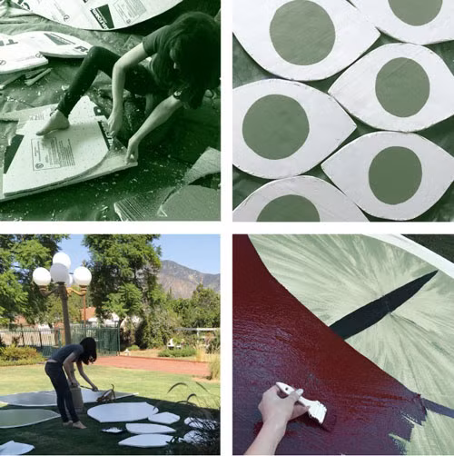 Cô tự làm tất cả vật trang trí cũng như lắp đặt ánh sáng. Từ sơn màu đôi mắt khổng lồ bằng xốp cách nhiệt cho đến giăng tơ mạng nhện trước nhà.