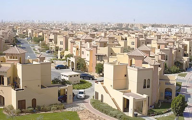 Giới siêu giàu ở Dubai còn săn lùng các biệt thự nghỉ dưỡng cao cấp tại khu Mirdif - nơi hội ngộ của rất nhiều tỷ phú từ khắp mọi nơi trên thế giới. (Ảnh Dubairealcity)