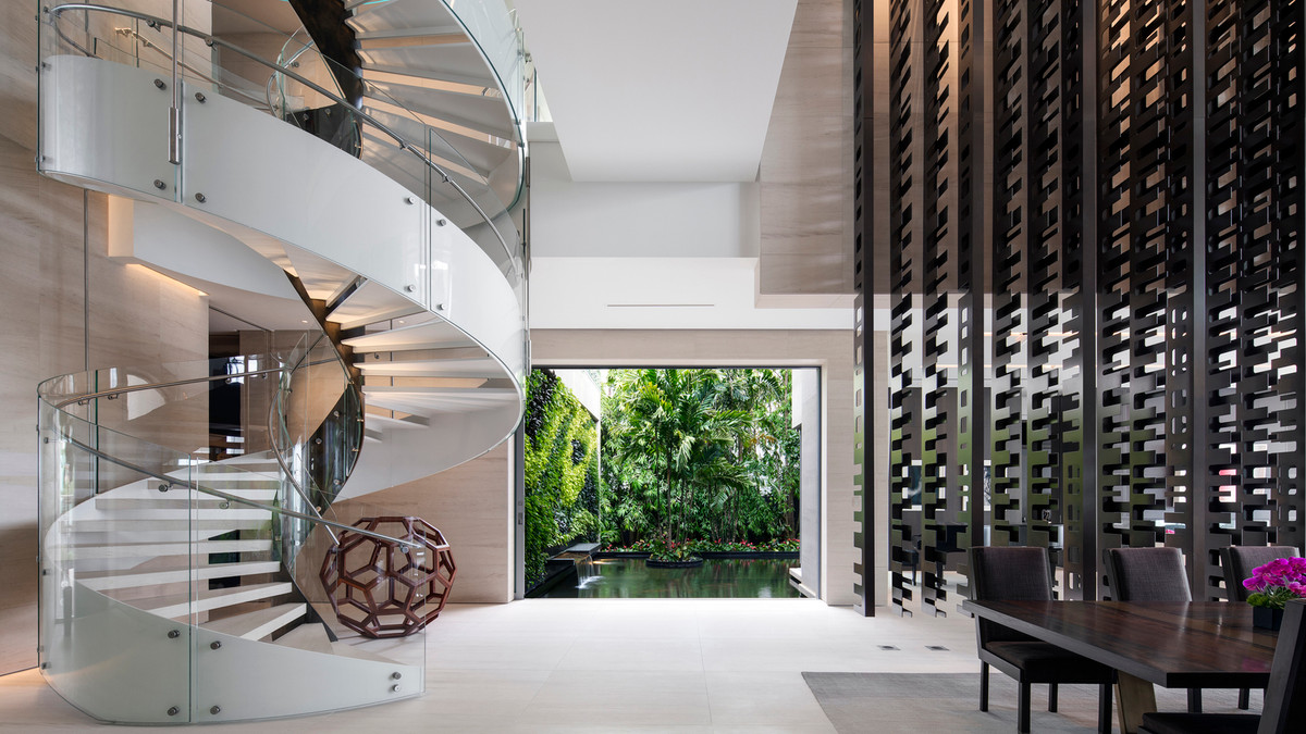 Bên trong biệt thự có cầu thang xoắn cực sang chảnh - Hình 4 Ben trong biet thu co cau thang xoan cuc sang chanh-Hinh-4